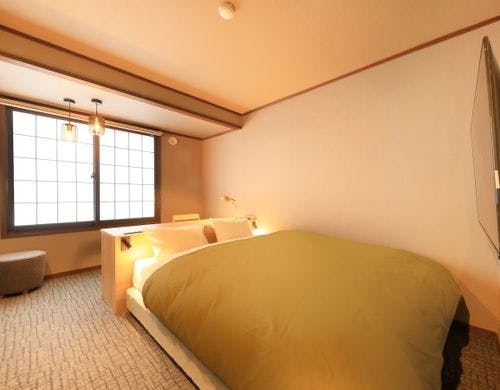 【クイーンベッド洋室】