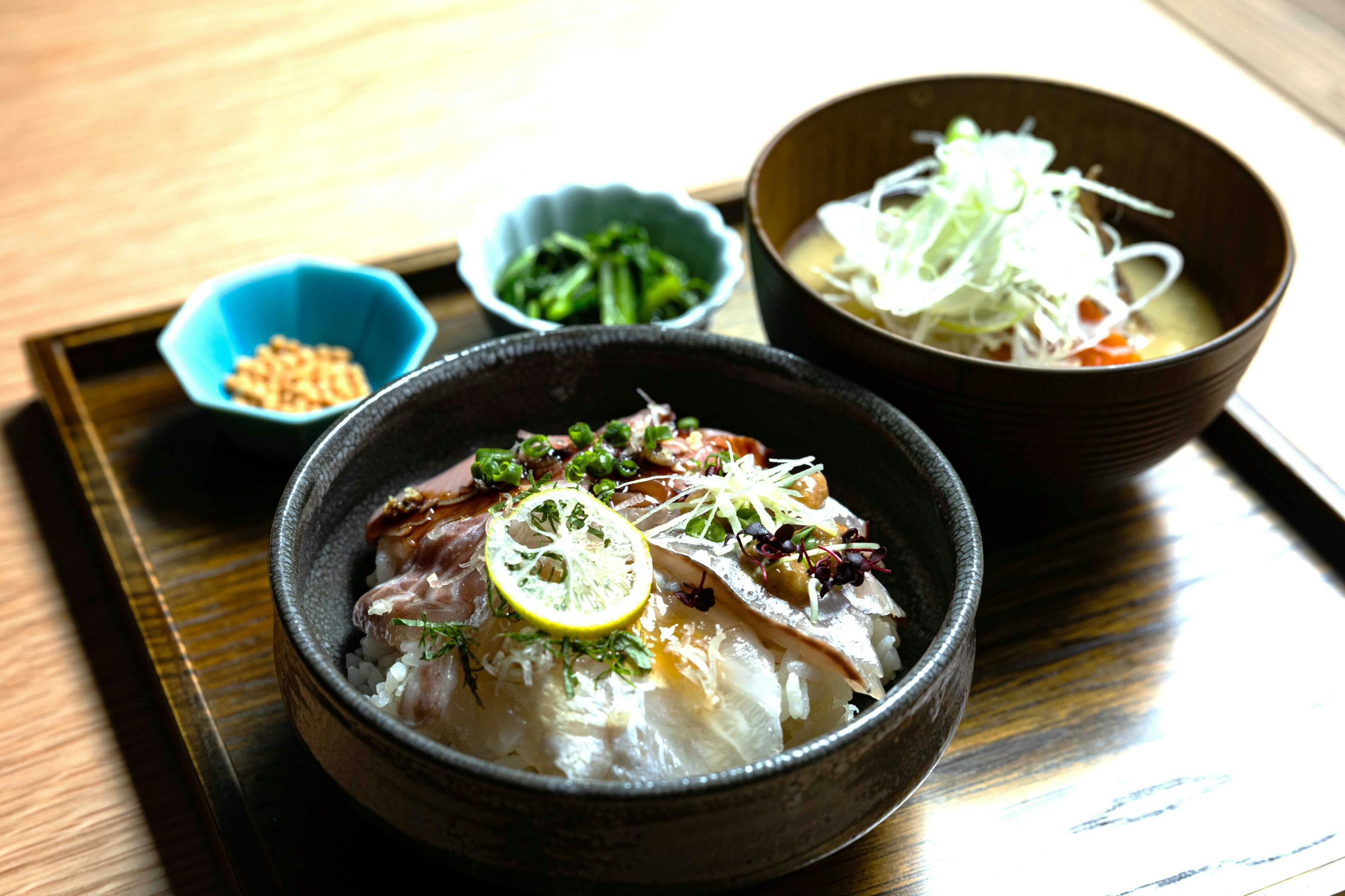 中尾甚六HOTEL