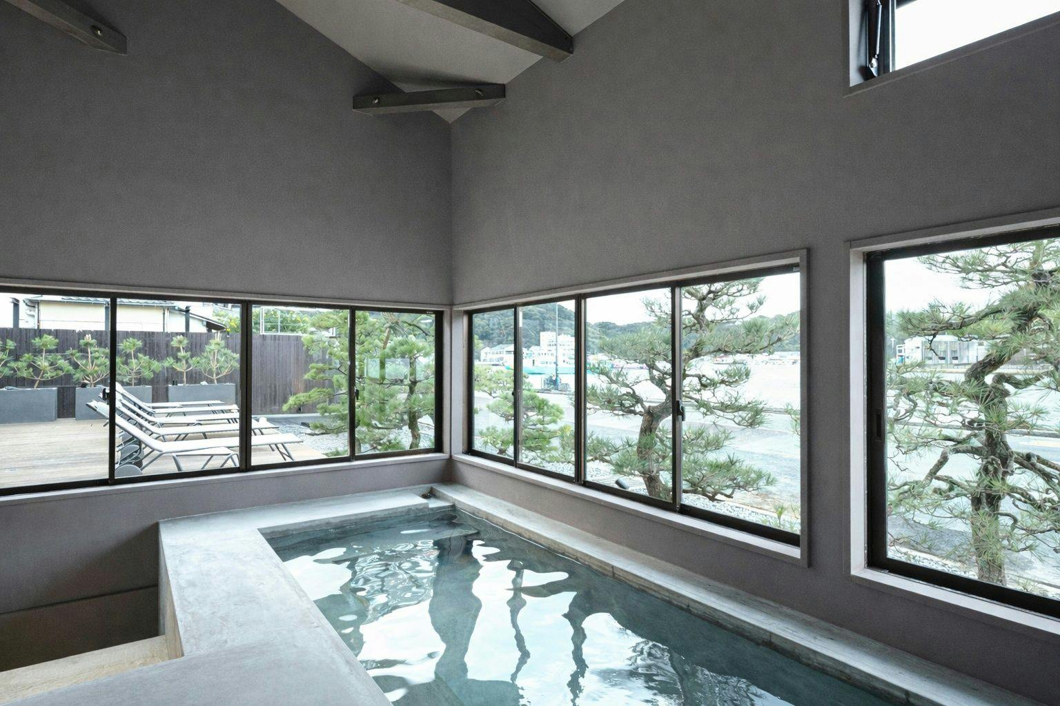 中尾甚六HOTEL