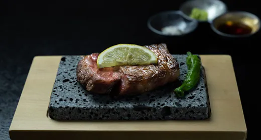 【直前割×美味少量】三大味覚会席を気軽に少しずつ!伊勢海老・鮑・松阪牛を味わう(2食付)