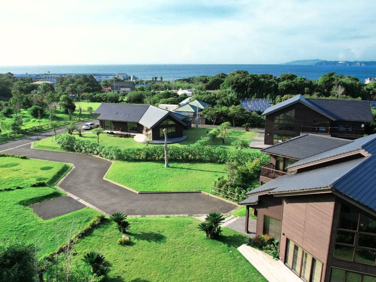 Cairns House by SANA