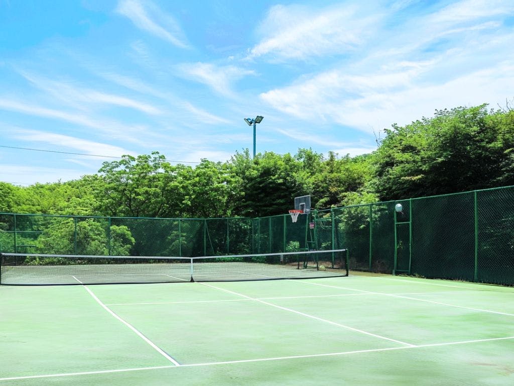 สนามเทนนิส