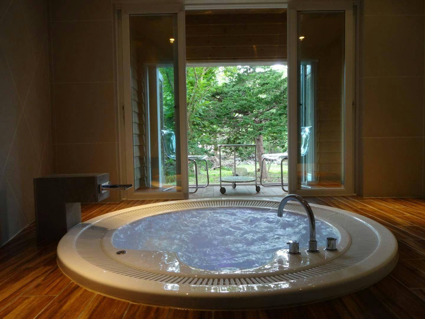 温泉棟
プライベート天然温泉ジャグジー