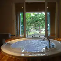 温泉棟
プライベート天然温泉ジャグジー