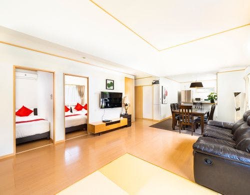 とても明るく広々としたリビングダイニング