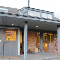 コテージCorvetteの正面玄関