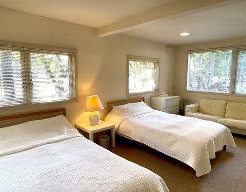 1階寝室（RoomA）セミダブル×2