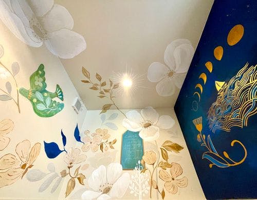 コテージMontanaのトイレ壁画