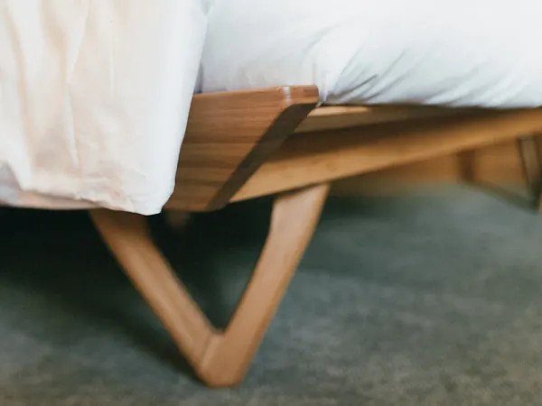 竹のベッドフレームで最高の眠りを