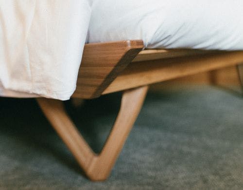竹のベッドフレームで最高の眠りを
