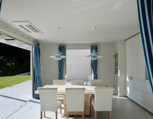 B棟　ダイニングルーム