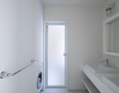 イタリア製タイルを多用した特注洗面台