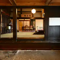 母屋の玄関、土間です