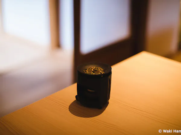 部屋をお茶の香りで包む茶香炉