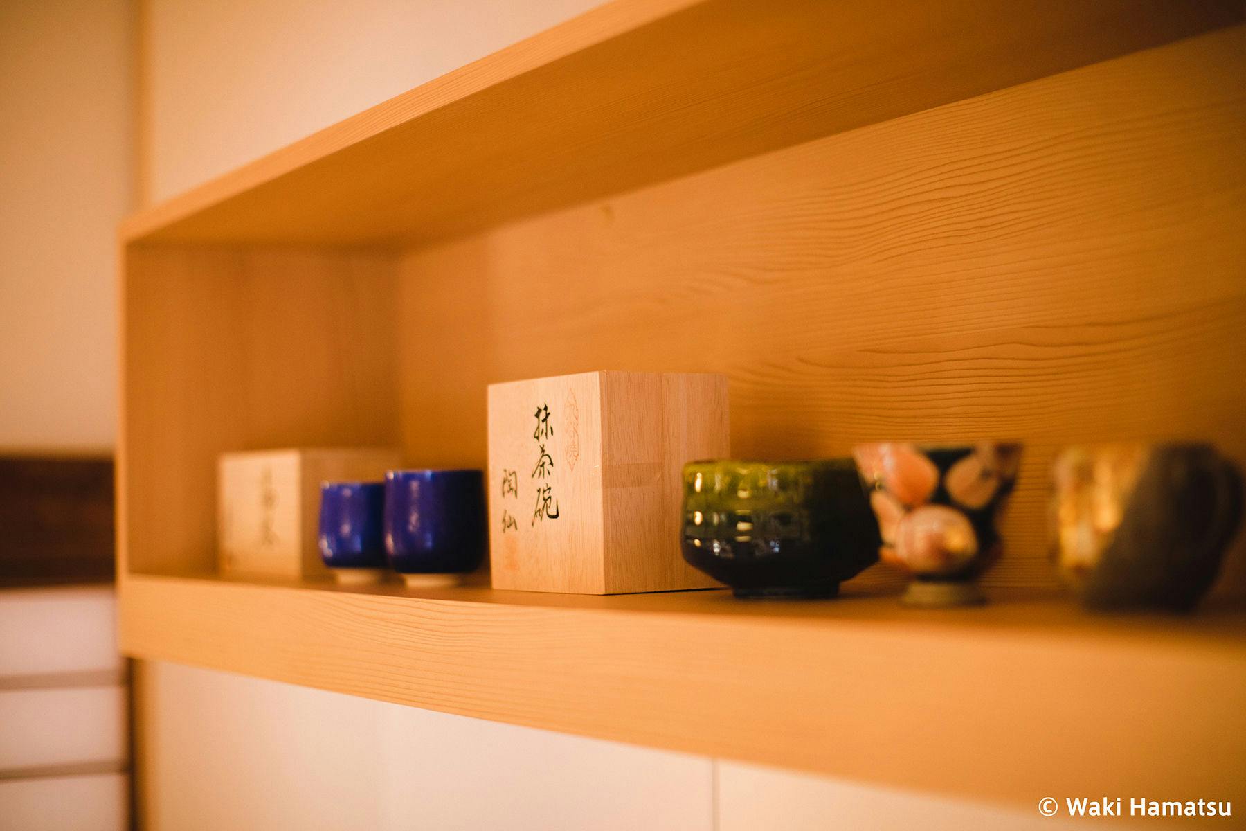 全国の茶器を使ってお茶を自由に愉しめます
