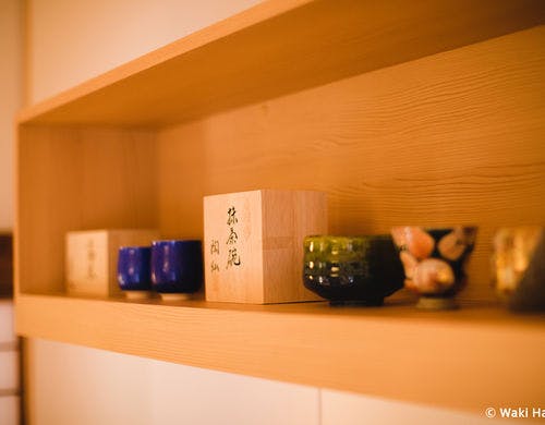 全国の茶器を使ってお茶を自由に愉しめます