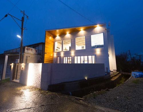 敷地内駐車場１台 第二駐車場３台完備 無料