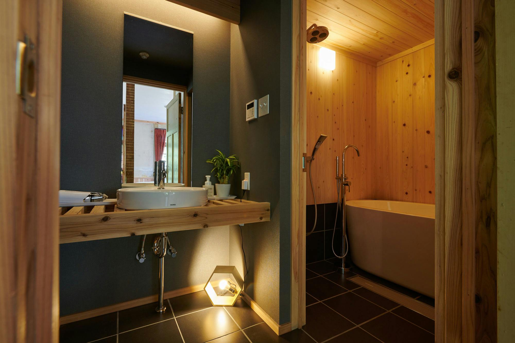 和歌山県「NIPPONIA HOTEL 高野山 参詣鉄道 Operated by KIRINJI」