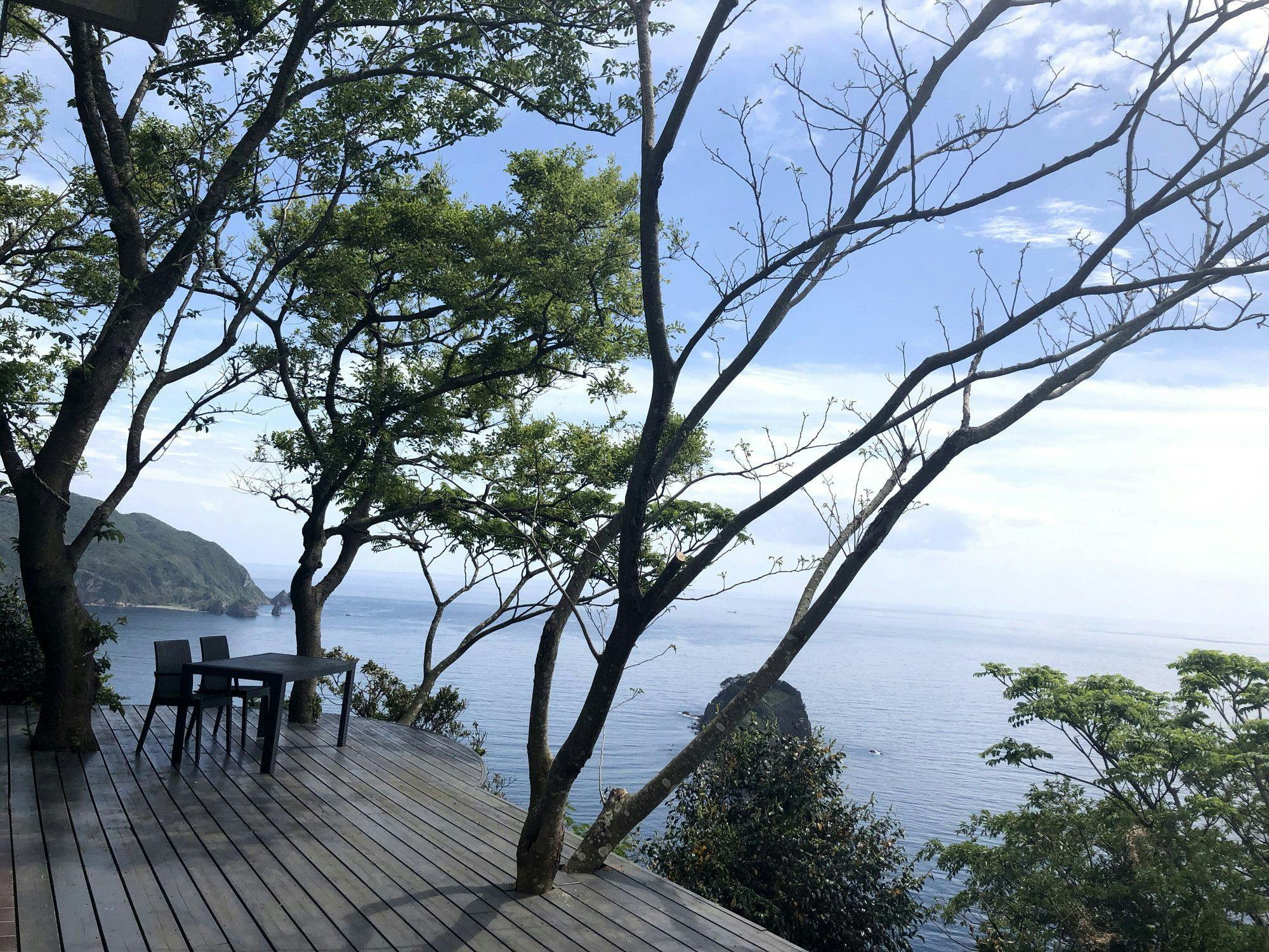 Izu Cliff House　国立公園内の秘境にある絶景・モダニズム建築