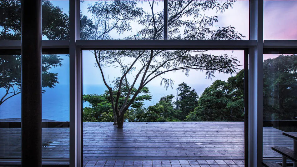 Izu Cliff House -A Cliffside Home Overlooking the Pacific…