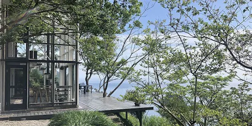 Izu Cliff House 国立公園内の秘境にある絶景・モダニズム建築