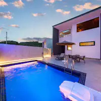 C棟 プライベートプール