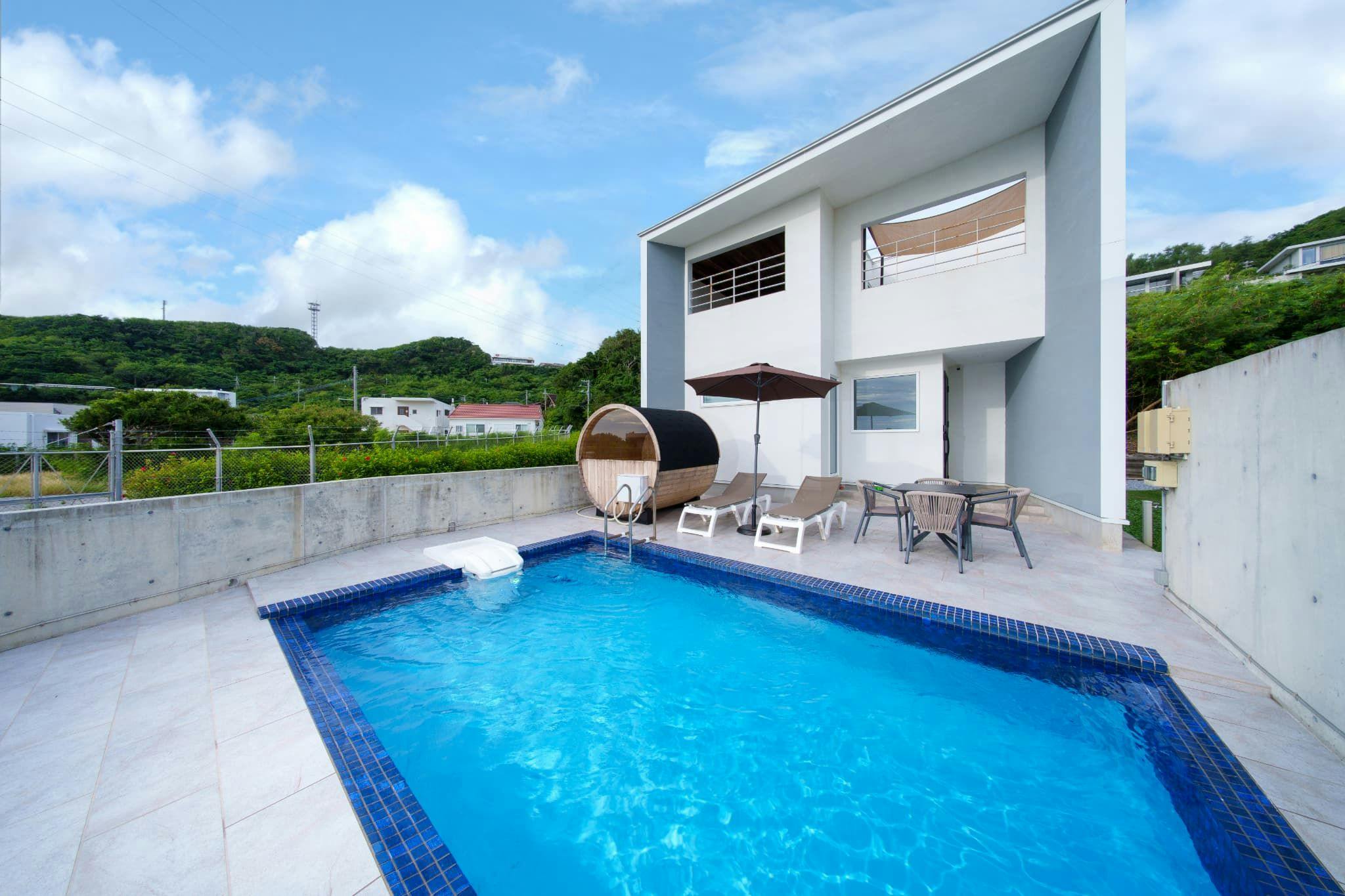 B棟 バレルサウナ・プール