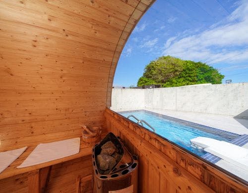 B棟 バレルサウナ・プール