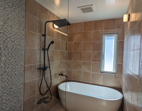 Shower living suiteのバスルーム