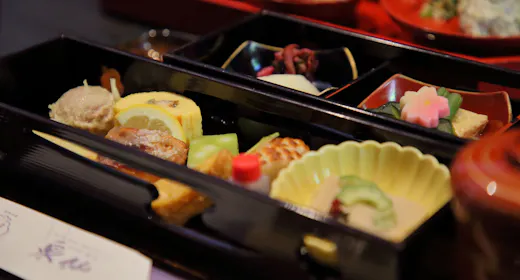 【朝食付プラン・和食】ちょっと贅沢な朝食(和食)・2種類から選べます