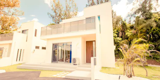 Y's Casa by HALE