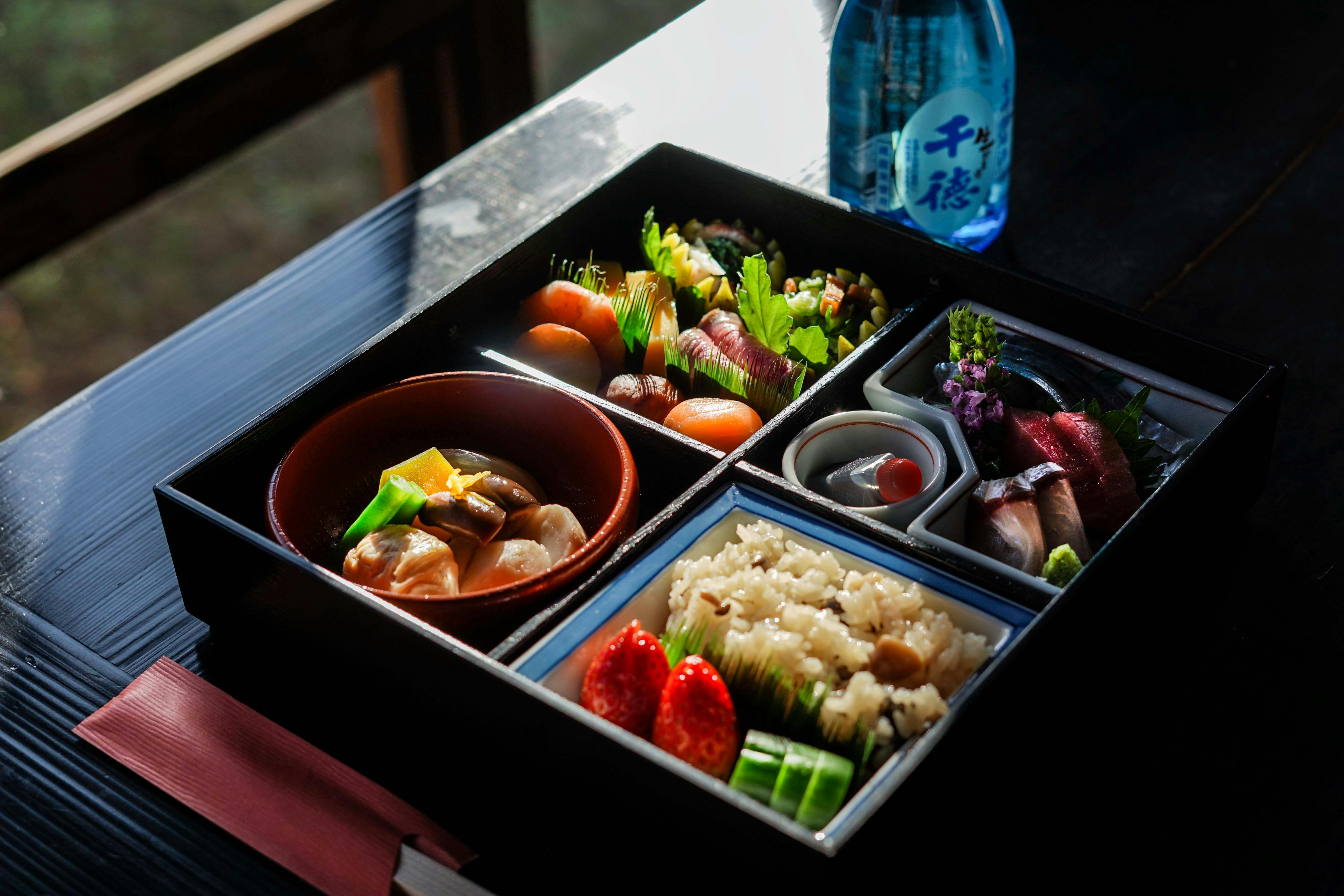 【北郷温泉入浴券付き】夕朝食付き（松花堂御膳）