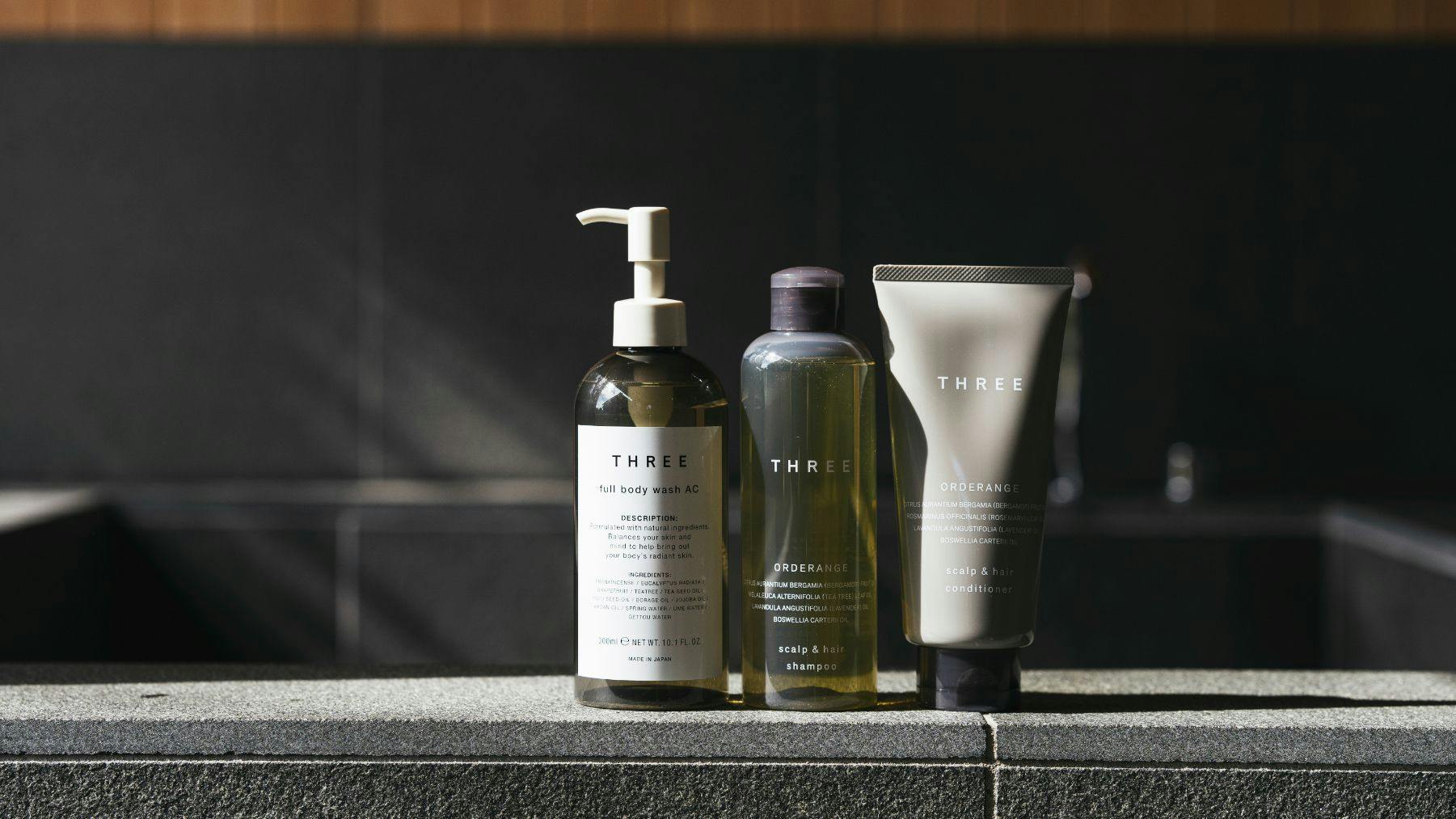 สิ่งอำนวยความสะดวกบนรถบัส THREE