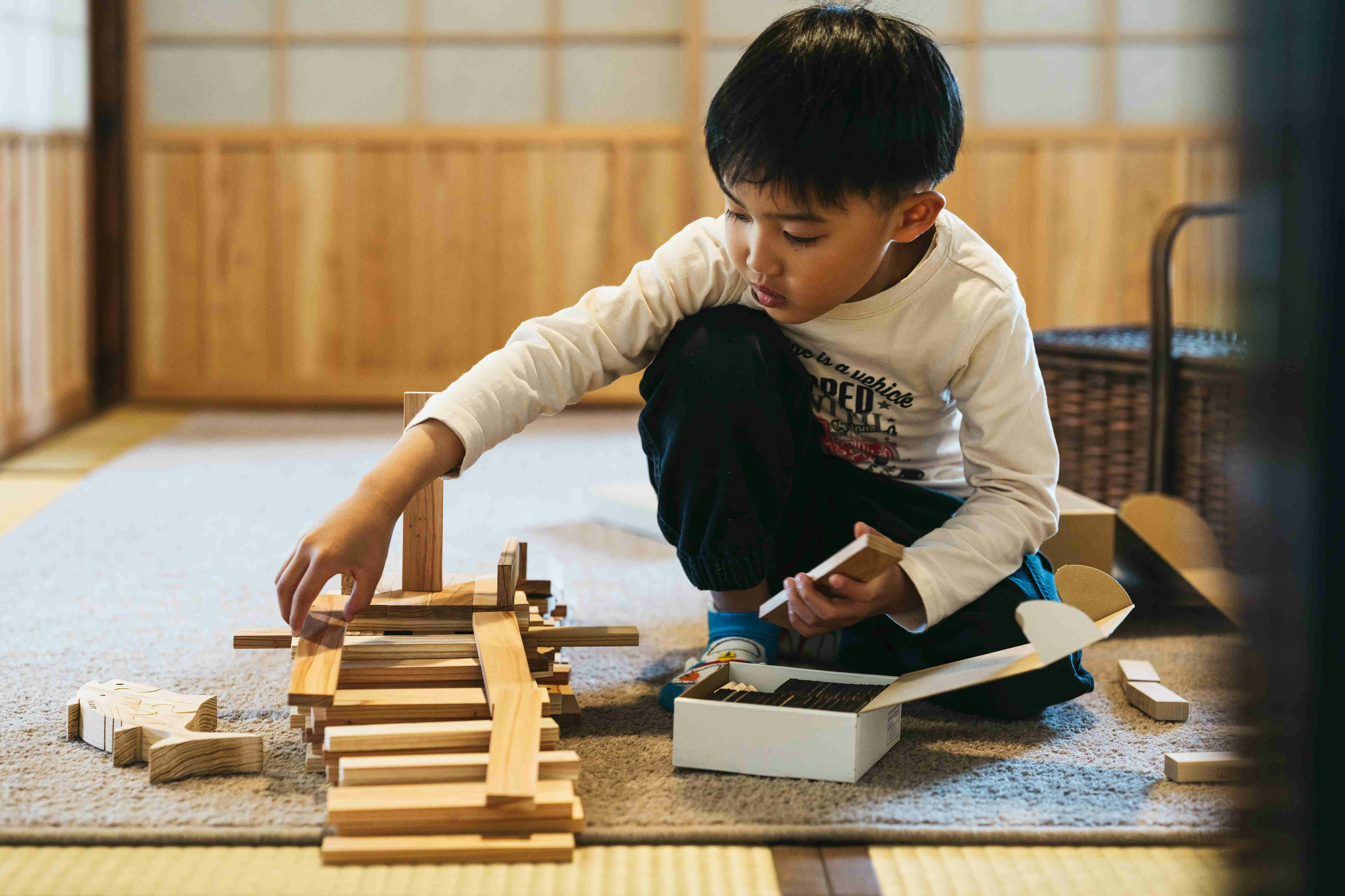 地元特産・飫肥杉を使った子供用おもちゃ