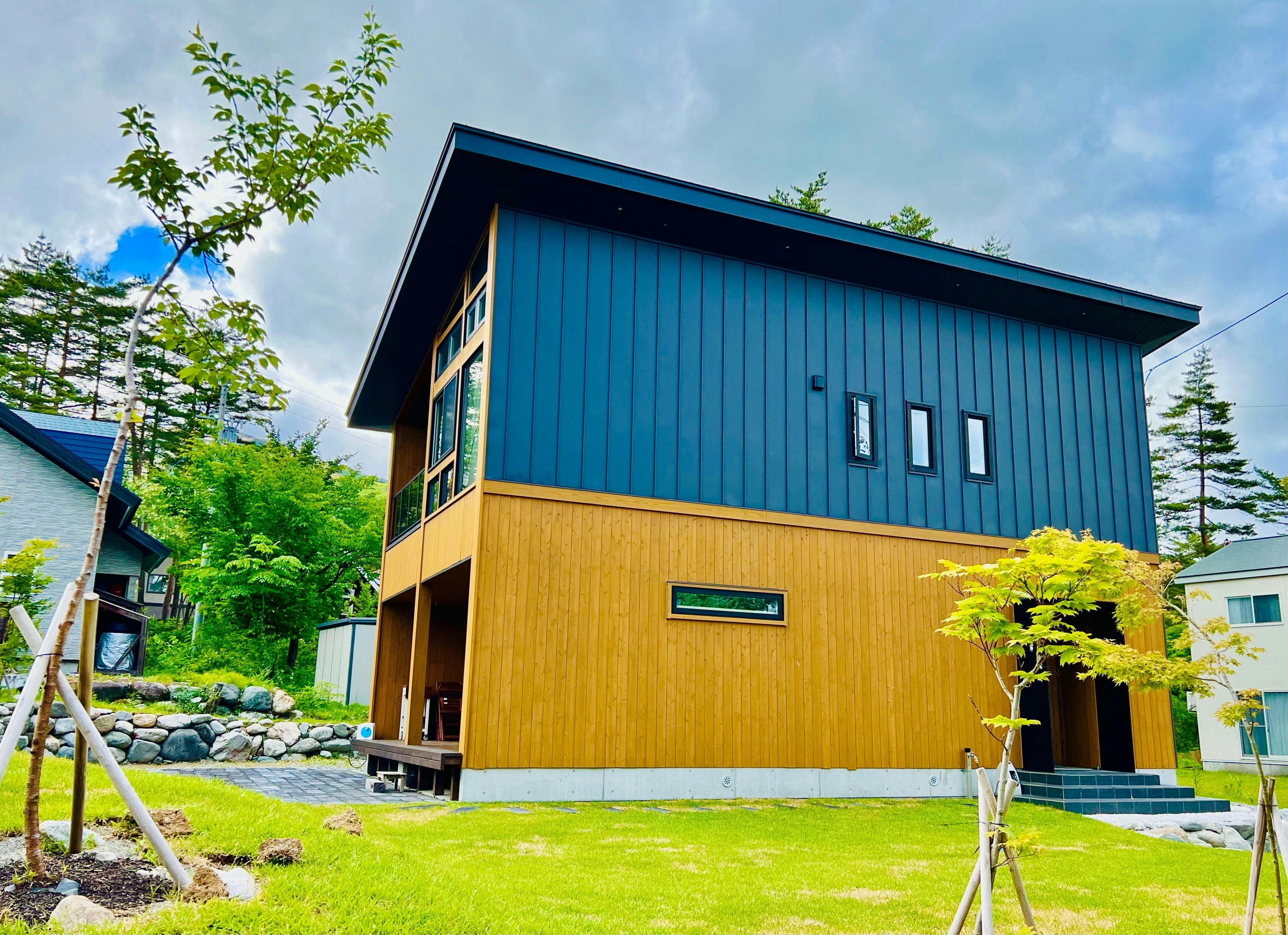 ชาเลต์หิมะดอกไม้จันทร์ - ทิวทัศน์ฤดูร้อน