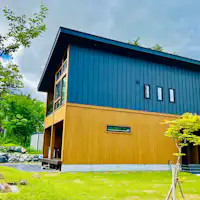 ชาเลต์หิมะดอกไม้จันทร์ - ทิวทัศน์ฤดูร้อน