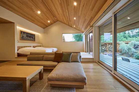 VILLA森と風(リビング+寝室)