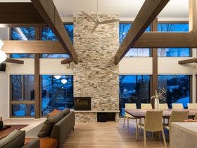 【長野県白馬・小谷エリアの高級貸別荘・コテージ・ログハウス・コンドミニアム】SILVER MAPLE CHALET