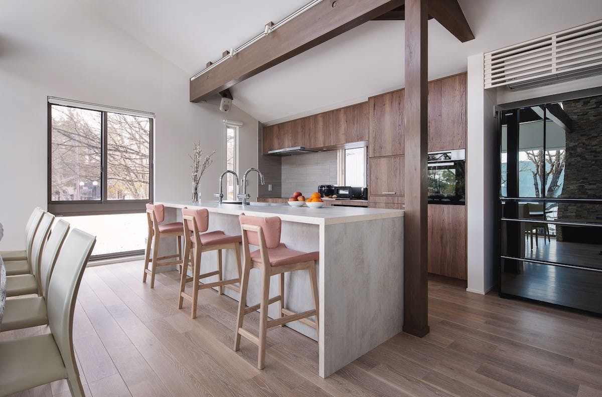 SILVER MAPLE CHALET