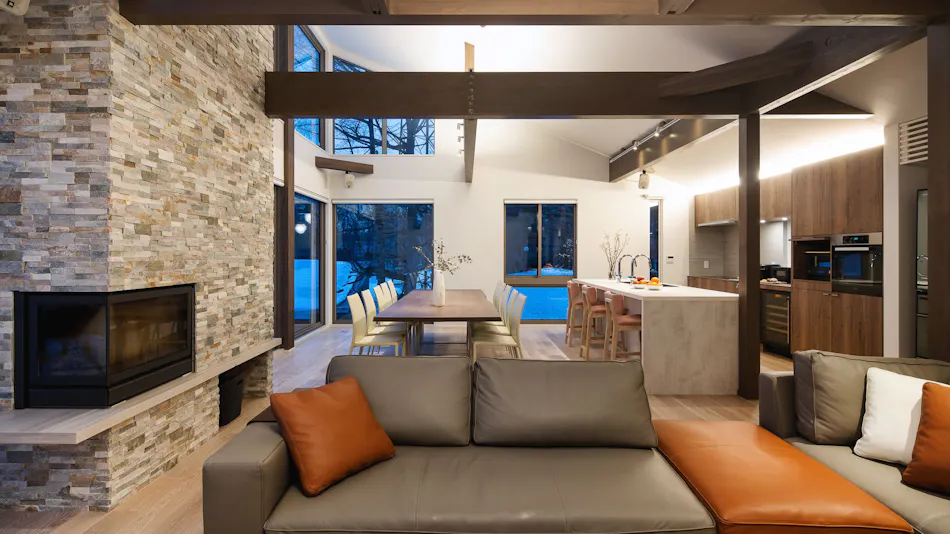 SILVER MAPLE CHALET