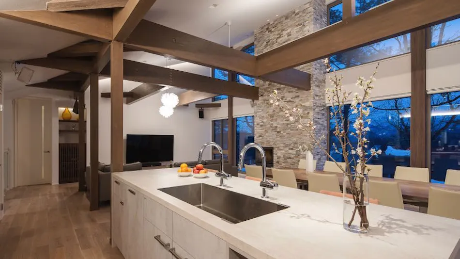 SILVER MAPLE CHALET