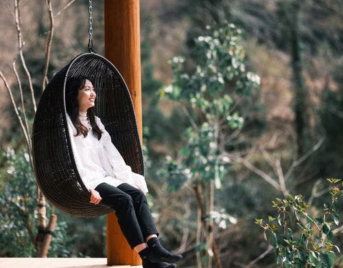 テラスのブランコに揺られて