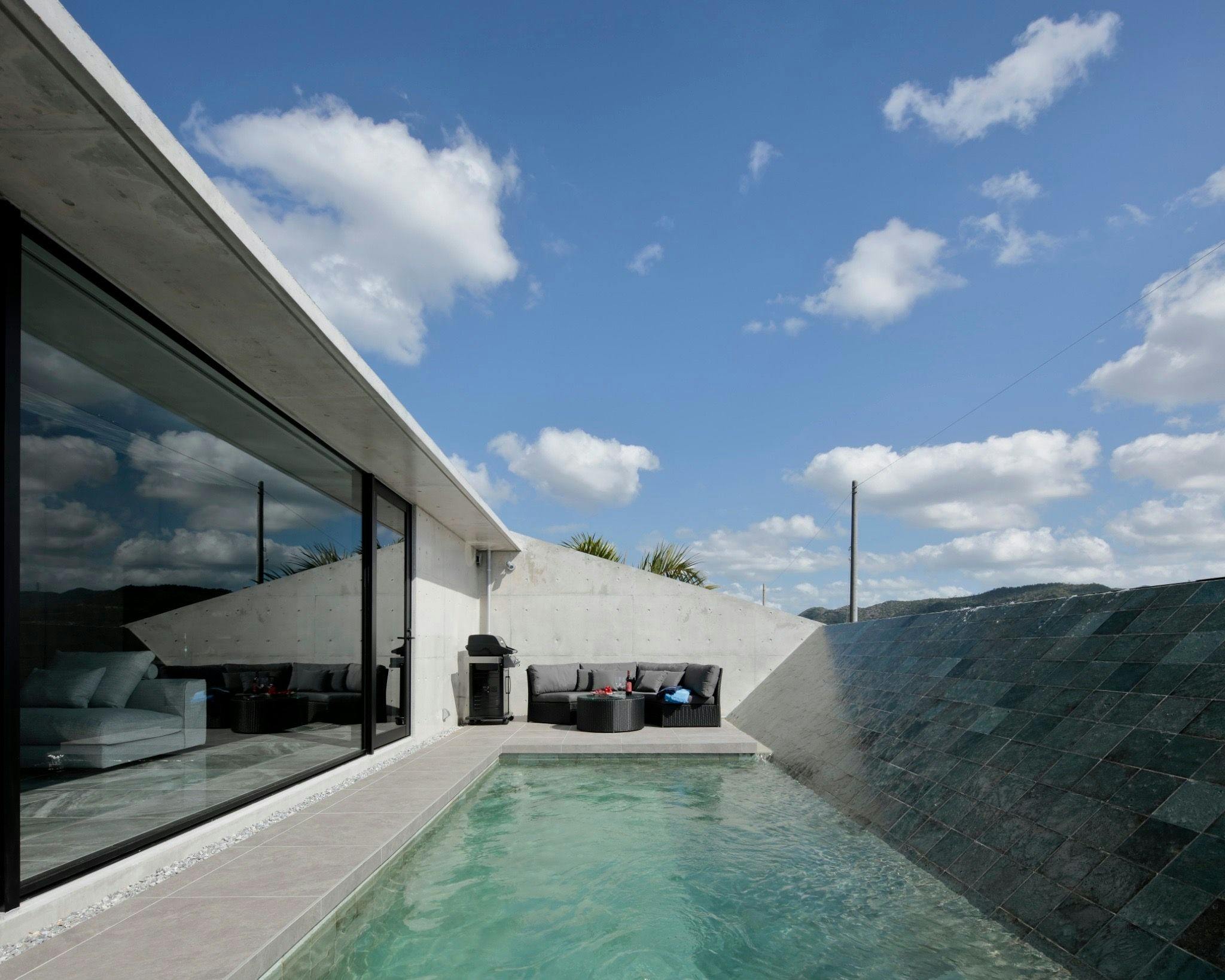 VILLA WHITE