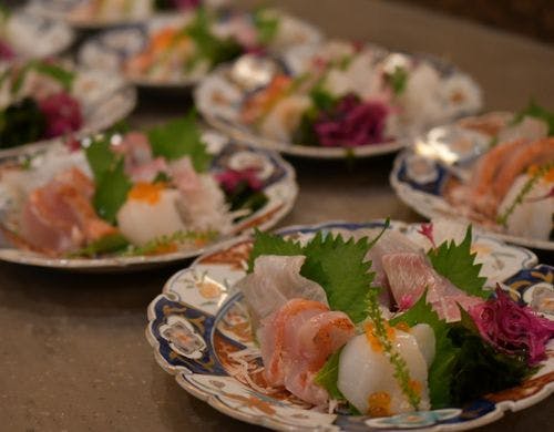 お刺身盛を別途賜ることも可能でございます