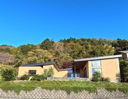 南国リゾートをイメージ