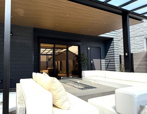 テラスに設置されたジャグジー