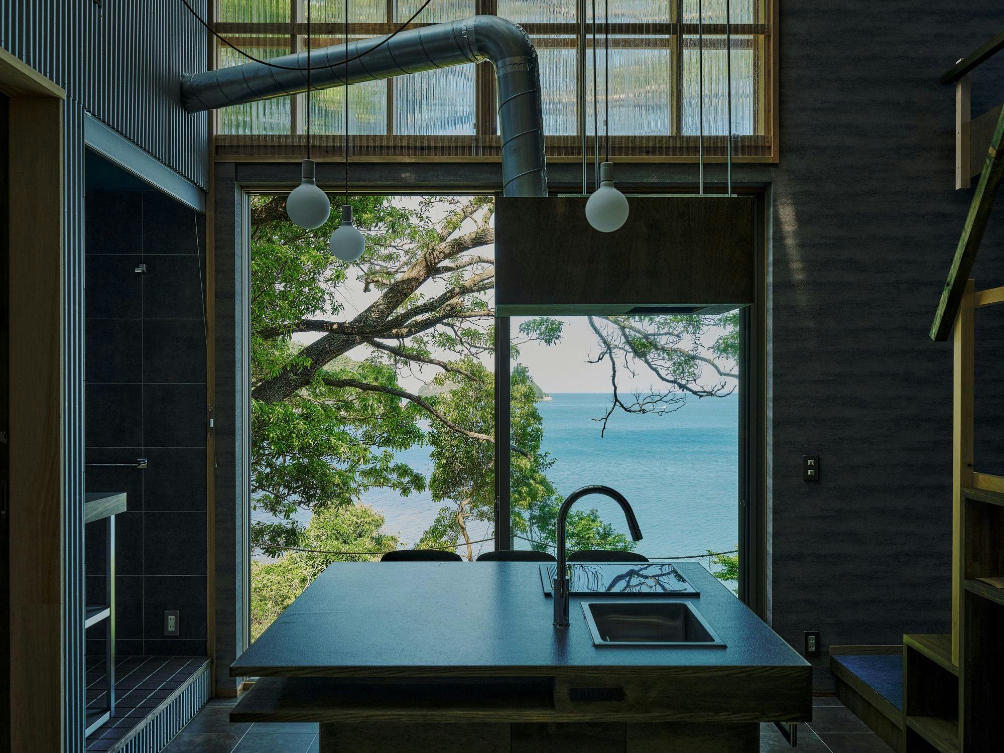cliff kitchen/dining