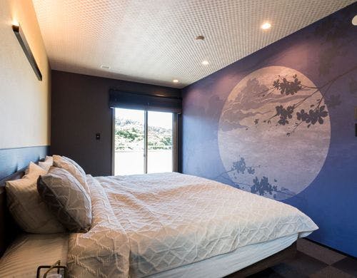 和モダンの寝室