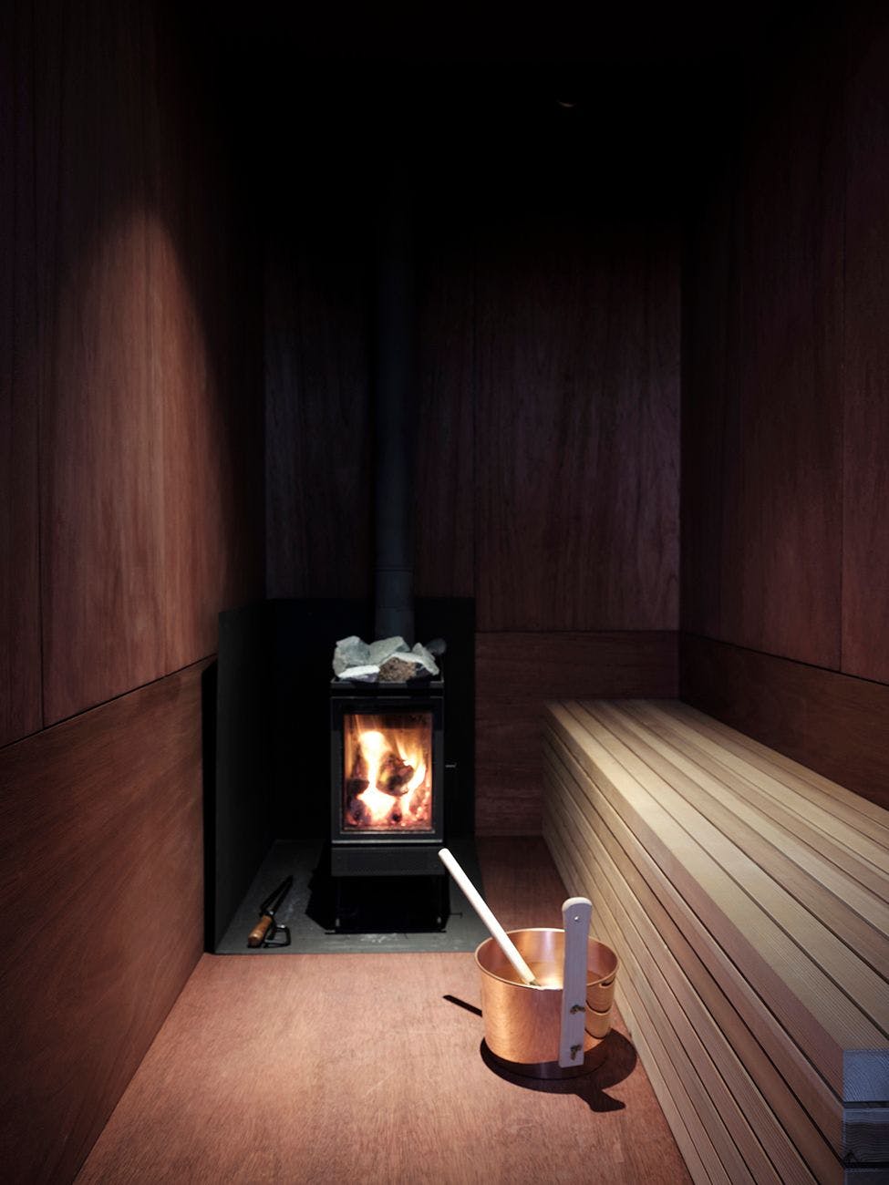 薪サウナ