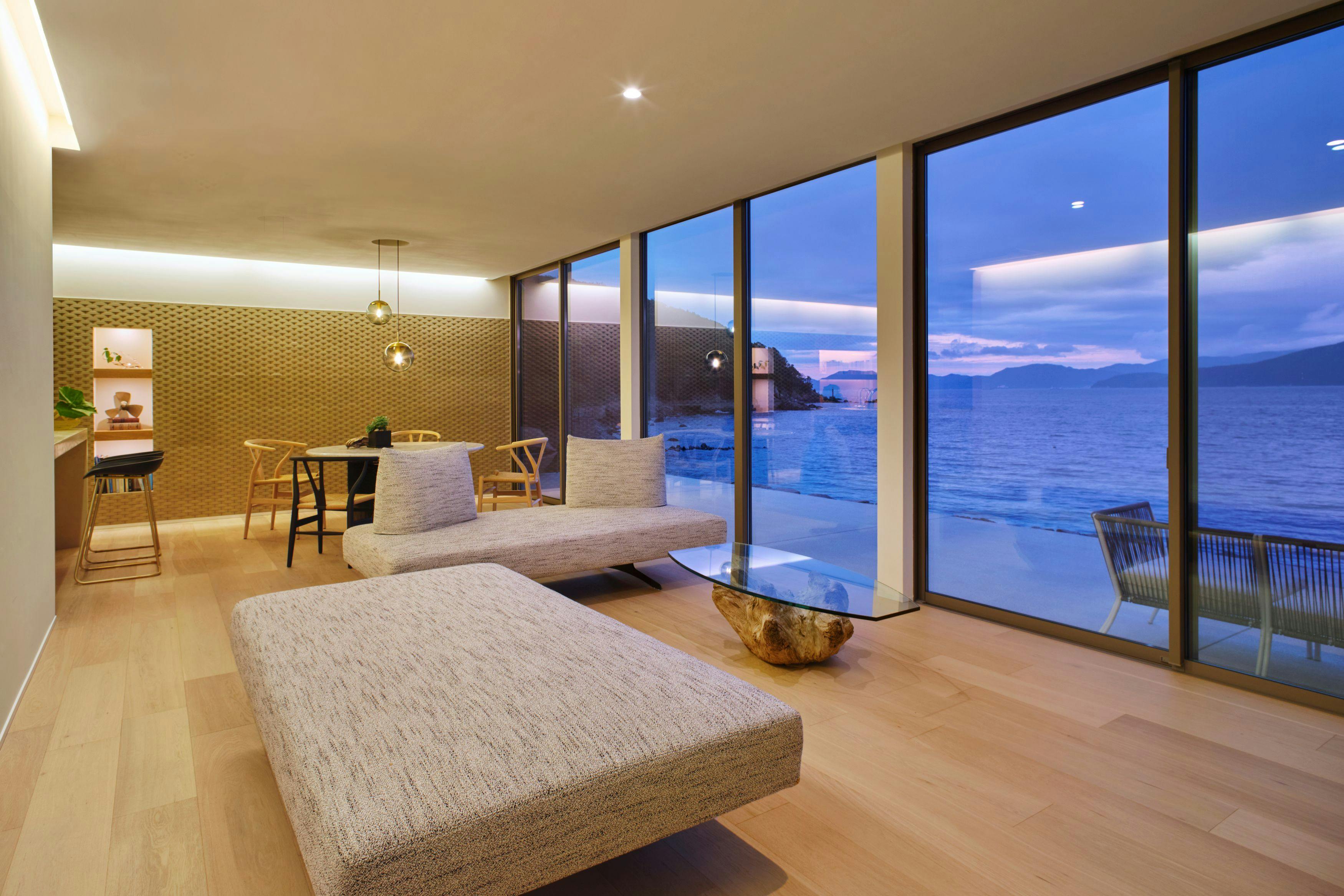 SAND BEIGE